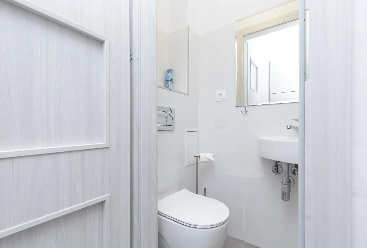 Apartament Kamienica Stanisława Augusta Warszawa by Renters Polska